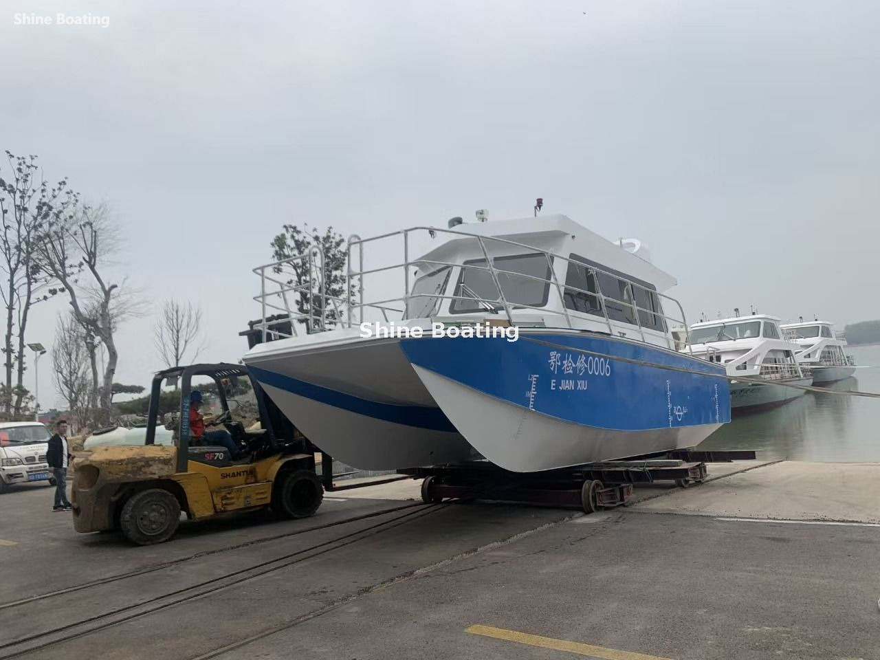 33ft catamaran transport boat (2) Bateau de transport catamaran 33 pieds (2)