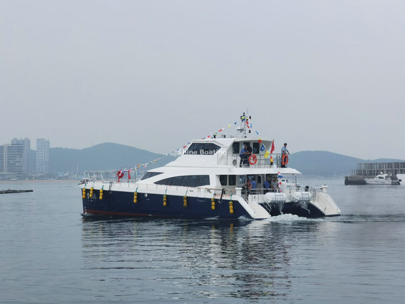 Catamaran de 65 pieds