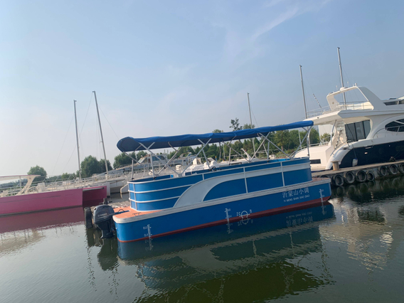12 bateaux à passager