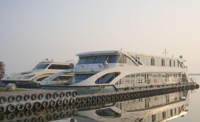 Catamaran de 120 pieds