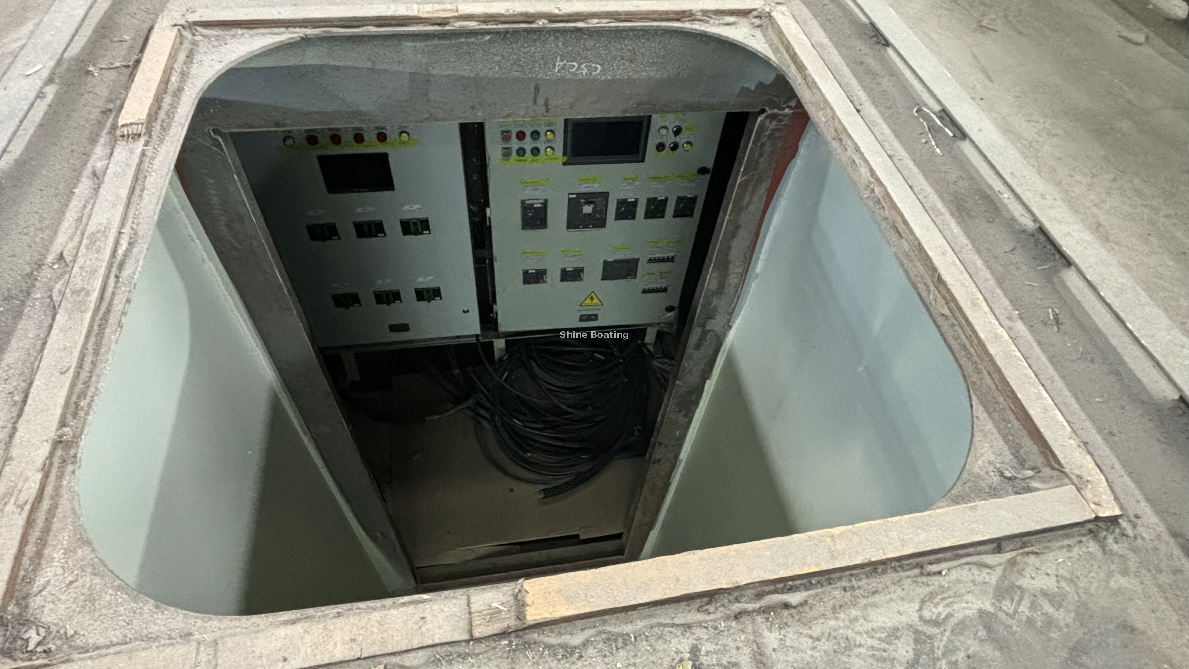 Niveau pont principal du bateau &eacute;lectrique de 40 m&egrave;tres, chaque entr&eacute;e de compartiment (1)