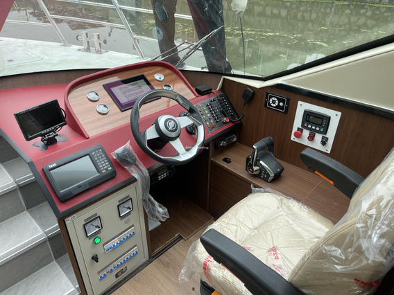 Navire commercial de 20,8 m