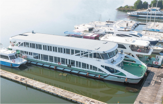 Catamaran de 120 pieds