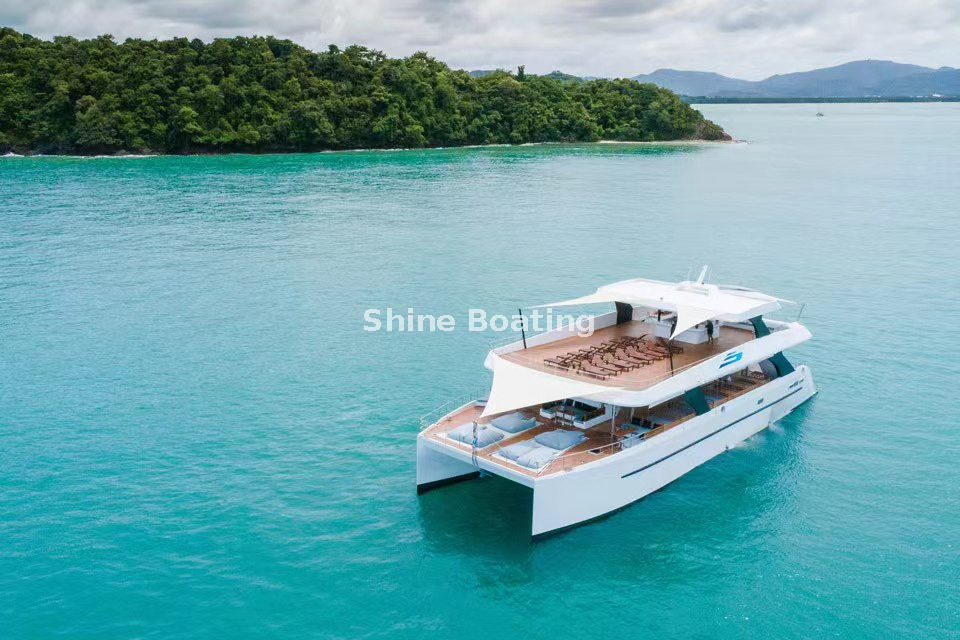 Bateau de f&ecirc;te de 24 m (5)