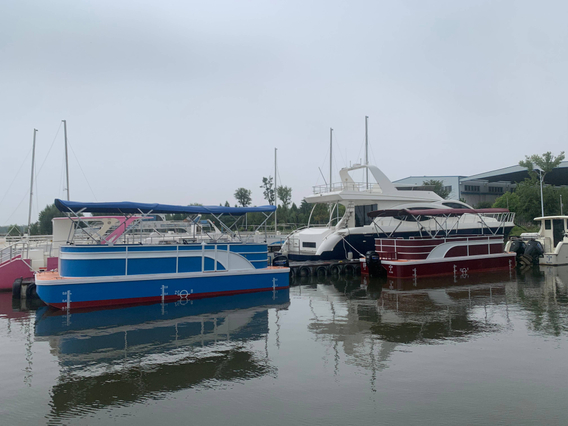 12 bateaux à passager