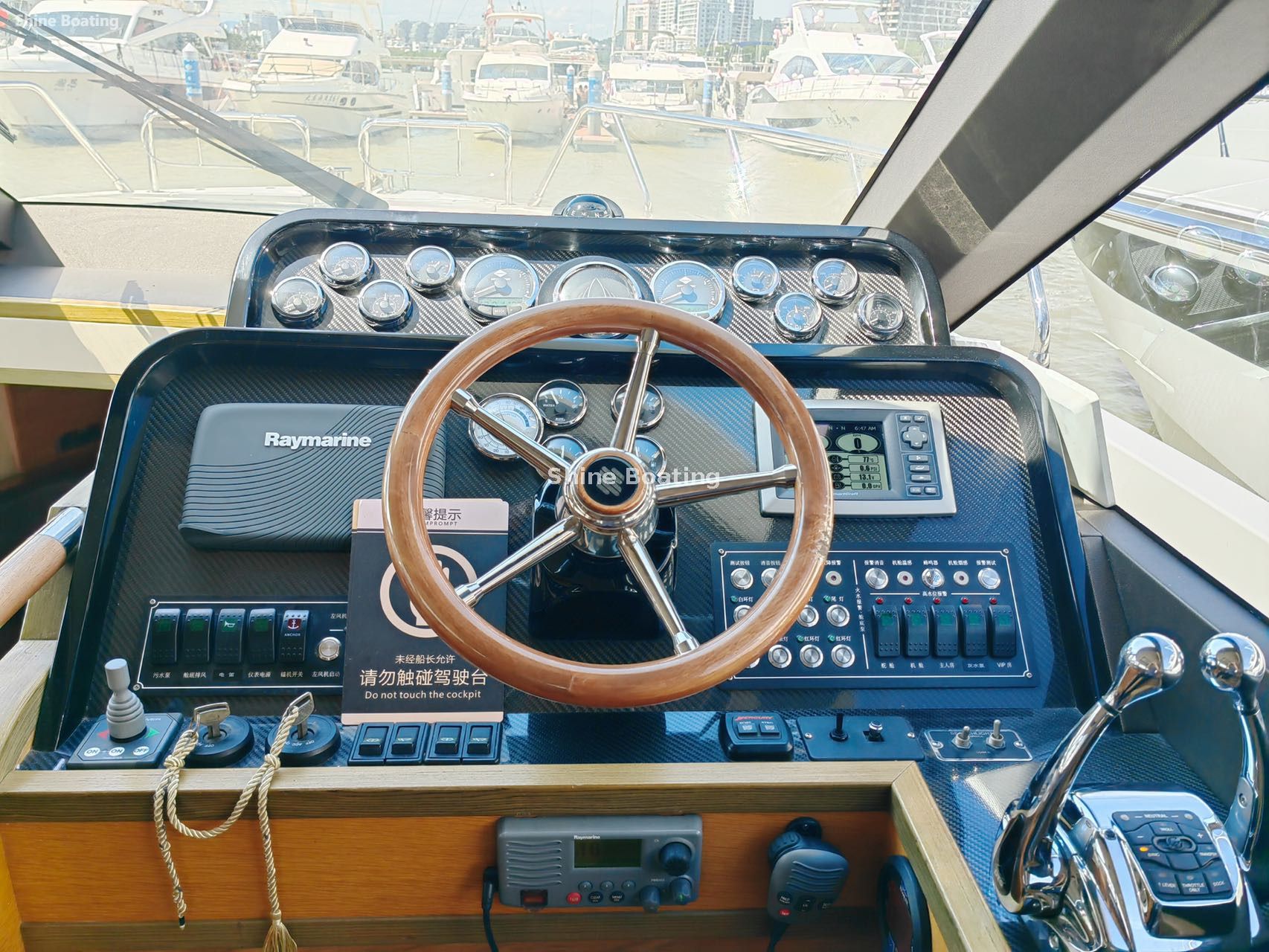 Yacht de luxe &agrave; fly de 52 pieds (7)
